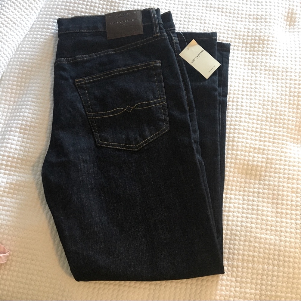 Men’s Lucky Brand Conrad straight leg NWT 34/30.